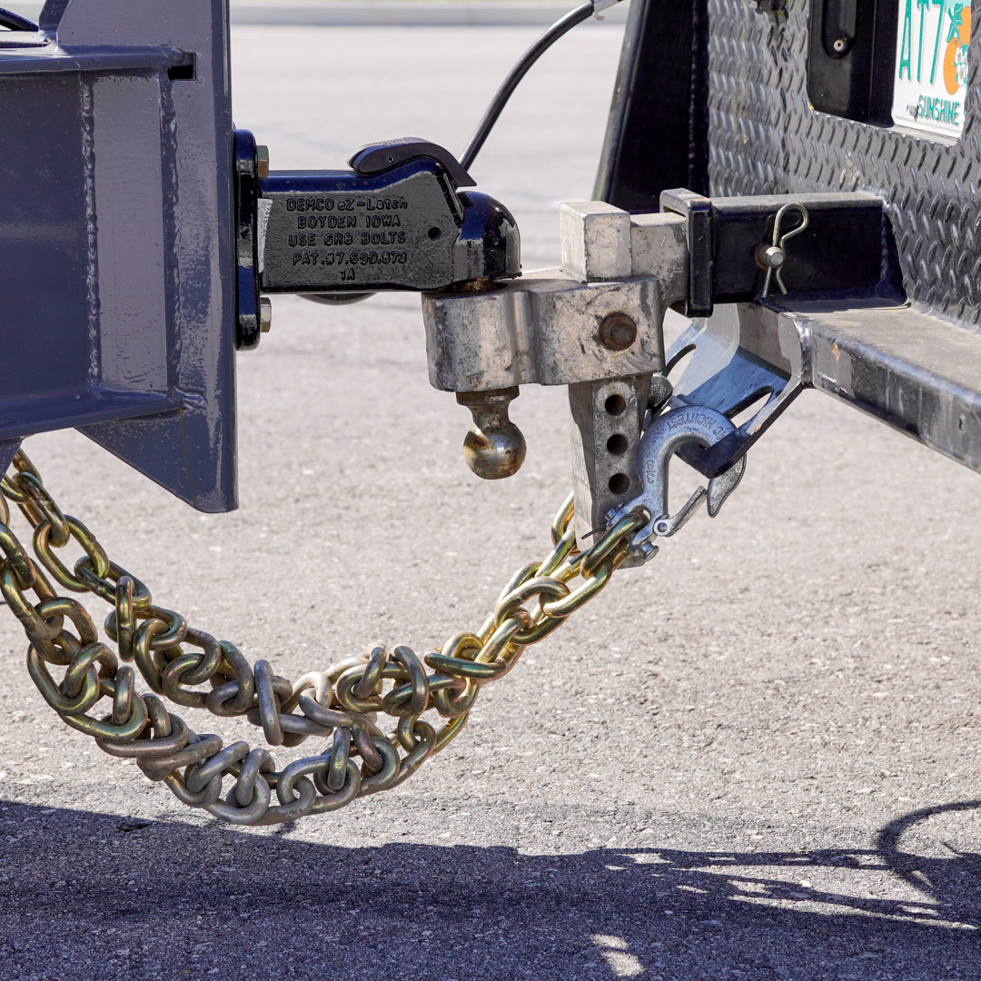Trailer hinge attachment in Tampa FL
